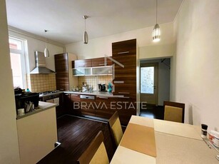 Apartament 3 camere, 2 bai, 94 mp, curte 200 mp, zona Cluj Arena