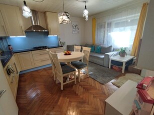 Apartament 3 camere decomandate, 2 bai, 67 mp utili, zona Cioplea