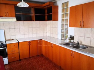 Apartament 3 camere in zona COMPLEX OLIMPIA