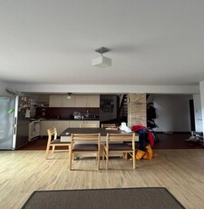 Apartament 3 camere, parcare, zona Campului