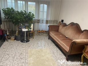 Apartament 3 camere , zona ultracentrala - Primaria Focsani