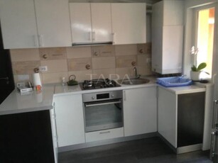 Apartament cu 2 camere de vanzare, in Floresti