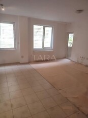 Apartament cu 2 camere de vanzare in Floresti