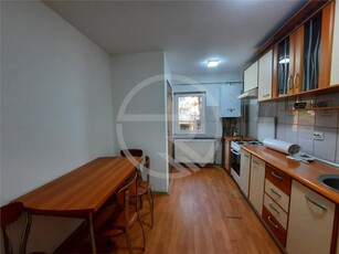 Apartament cu 3 camere, 65 de mp, situat in cartierul Zorilor!