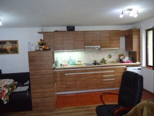 Apartament cu 3 camere de vanzare in Floresti.