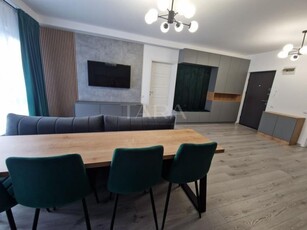 Apartament cu 3 camere de vanzare in Floresti