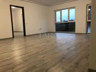 Apartament cu 3 camere de vanzare in zona Eroilor