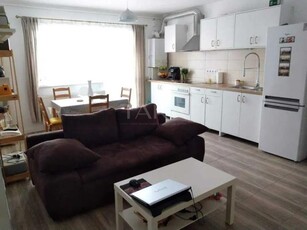 Apartament cu 3 camere de vanzare in zona Floresti