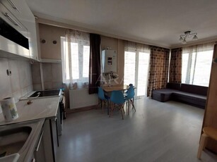 Apartament cu 3 camere Floresti zona Florilor.