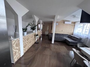 Apartament de 3 camere, 100mp, zona Buna Ziua