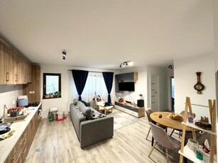 Apartament de 3 camere, Gradina de 57MP,Parcare , Zona Stejarului