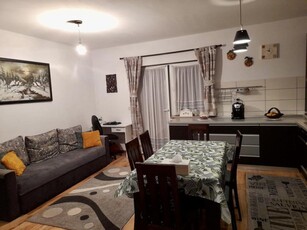 Apartament de vanzare, 2 camere, parcare, Eroilor