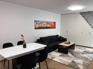 Apartament la curte comuna in Marasti!