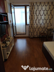 Particular apartament 3 camere Cartierul Latin 80mp