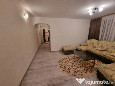 Apartament cu 3 camere semidecomandate Zona Areni