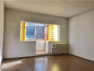 Apartament 2 camere decomandat, etajul 1/4, bloc reabilitat, Aviatiei