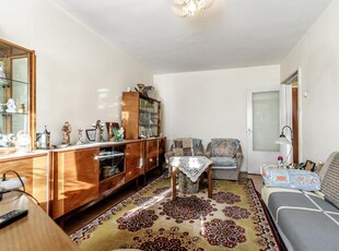 Apartament 3 camere, etajul 1 in zona Fat Frumos