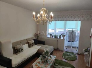 Apartament 3 camere, Floresti