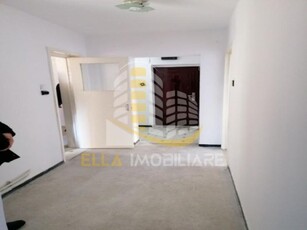 Apartament 3 camere zona BLV MIHAI EMINESCU