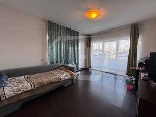 Apartament cu 2 camere, decomandat, etaj 1, terasa