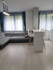 Apartament cu 3 camere de inchiriat in zona Semicentrala