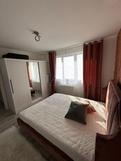 Apartament cu 3 camere in Floresti.