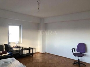 Apartament cu 4 camere de vanzare in zona Zorilor