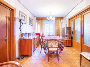 Apartament cu 4 camere - metrou Stefan cel Mare