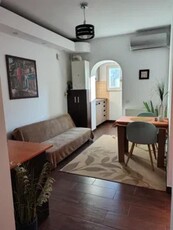 Apartament mobilat 2 camere, 37 mp, parcare disponibila, zona Porii, Floresti