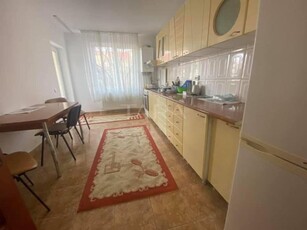 Apartament spatios, 3 camere Zorilor, garaj si parcare privata. Ideal UMF !!