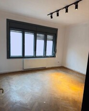 Apartament ULTRACENTRAL, 4 camere, decomandat