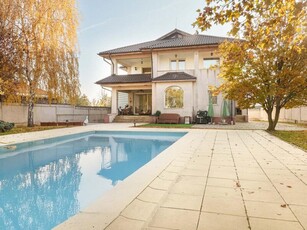 Casa Vila cu piscina si vedere la lac Cernica! in Pantelimon