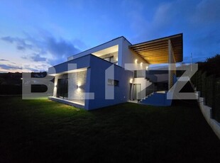 Casa de vanzare in Baciu, zona Sungarden, 583 mp, semifinasat modern