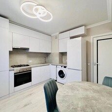 Inchiriez apartament cu 2 camere in zona Piata Sudului