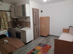 Vand apartament cu 2 camere in Floresti.