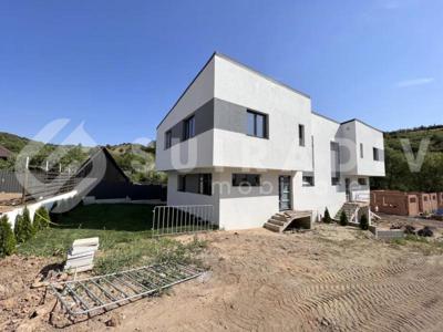 Duplex de vanzare cu 4 camere in Tauti, Cluj Napoca S09327