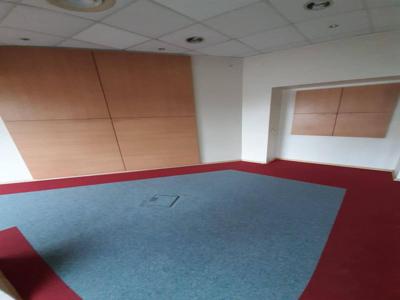 Inchiriez Spatiu Comercial 130 mp utili, central, 1700 euro Negociabil