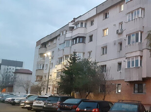 Apartament doua camere deco Stefan cel Mare parter bucatarie mare