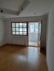 Apartament trei camere