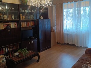 Tineretului, Trestiana, schimb apartament cu 3 camere d