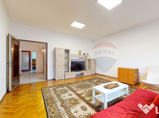 Apartament 3 camere de închiriat | Strada Lunga