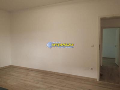 Apartament cu 3 camere CENTRU Bloc NOU 74500Euro