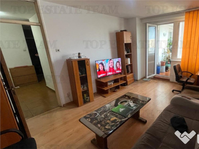 Apartament 3 camere, 81 mp, de in zona Metrou Lujerului, an