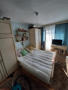 Apartament 3 camere cu 2 bai si 2 balcoane, etaj 3, zona Grivita, pret 68500 euro neg