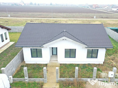 Casa noua cu 4 camere și 500 mp teren în Santandrei