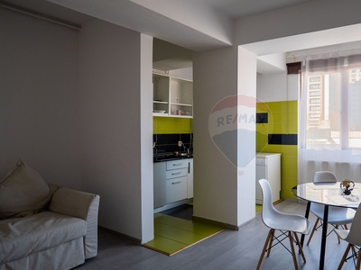Apartament 2 camere vanzare in bloc de apartamente Bucuresti, P-Ta Alba Iulia