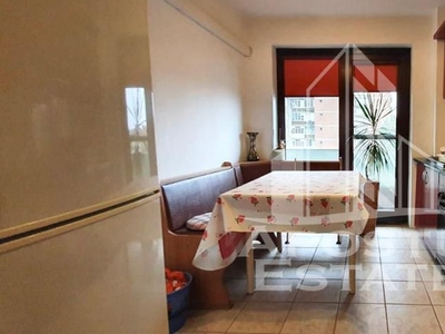 Apartament cu 3 camere decomandat Zona Garii