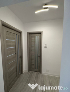 Blvd Alexandru Obregia 2 cam 53 mp renovat et 8 din 10