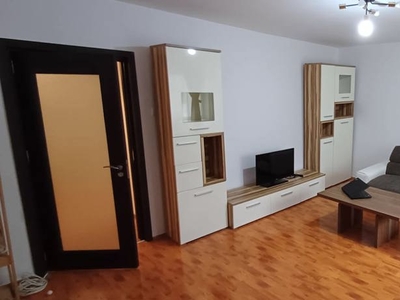 Proprietar inchiriez apartament decomandat 60 mp - 460 euro