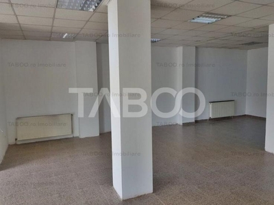 Spatiu comercial renovat 90 mp utili in Sebes